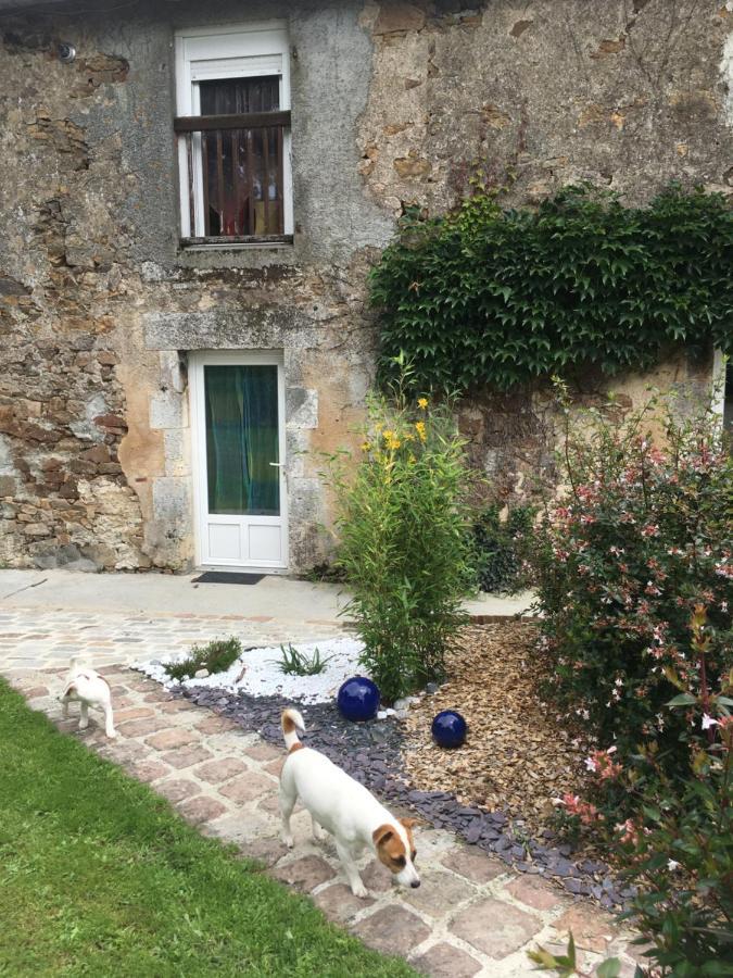 Ferme Gite Equestre En Charente Confolens Ngoại thất bức ảnh