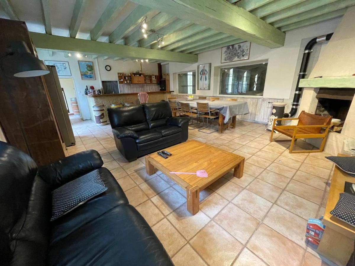 Ferme Gite Equestre En Charente Confolens Ngoại thất bức ảnh